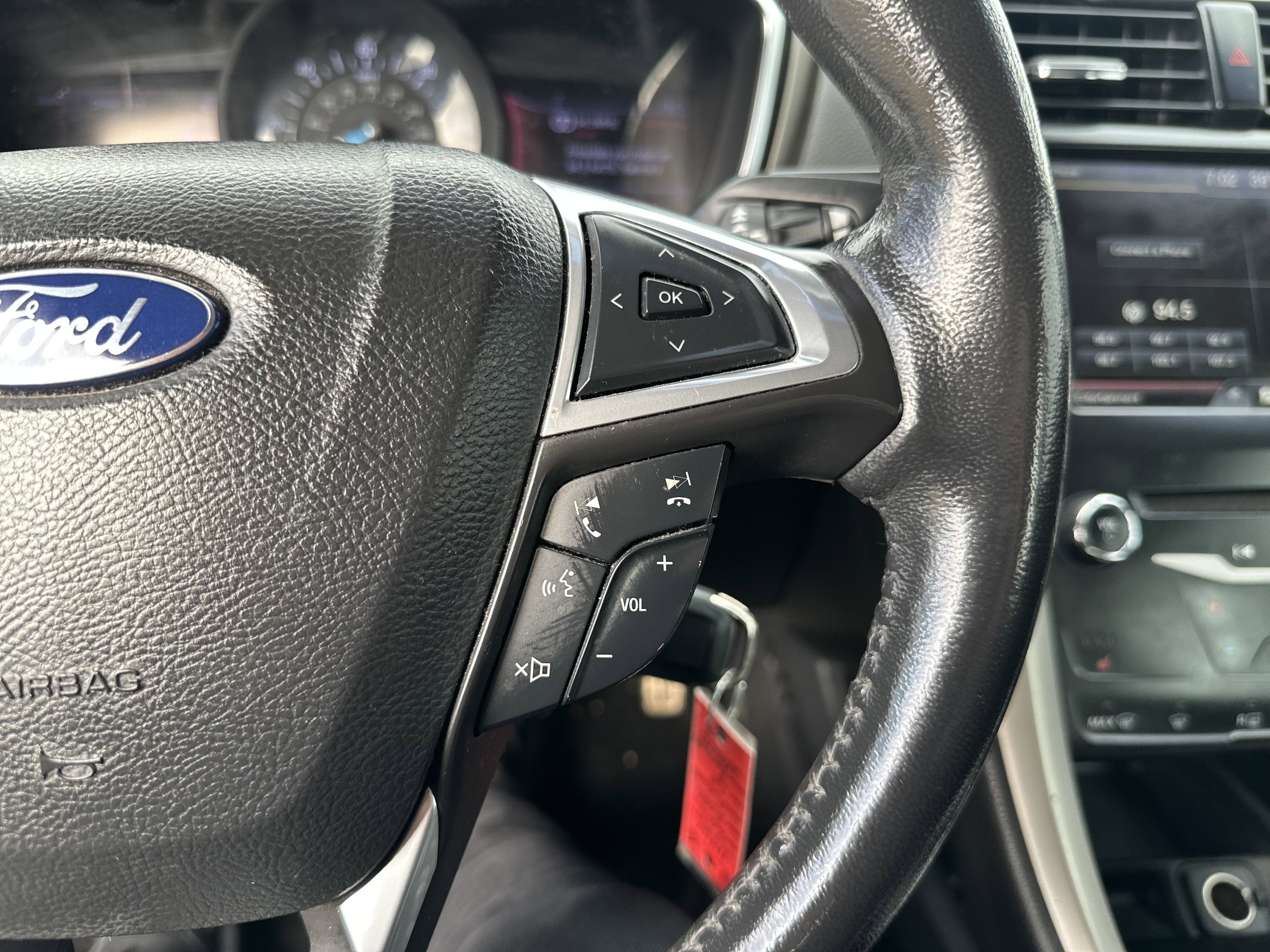 Used 2013 Ford Fusion SE image 18