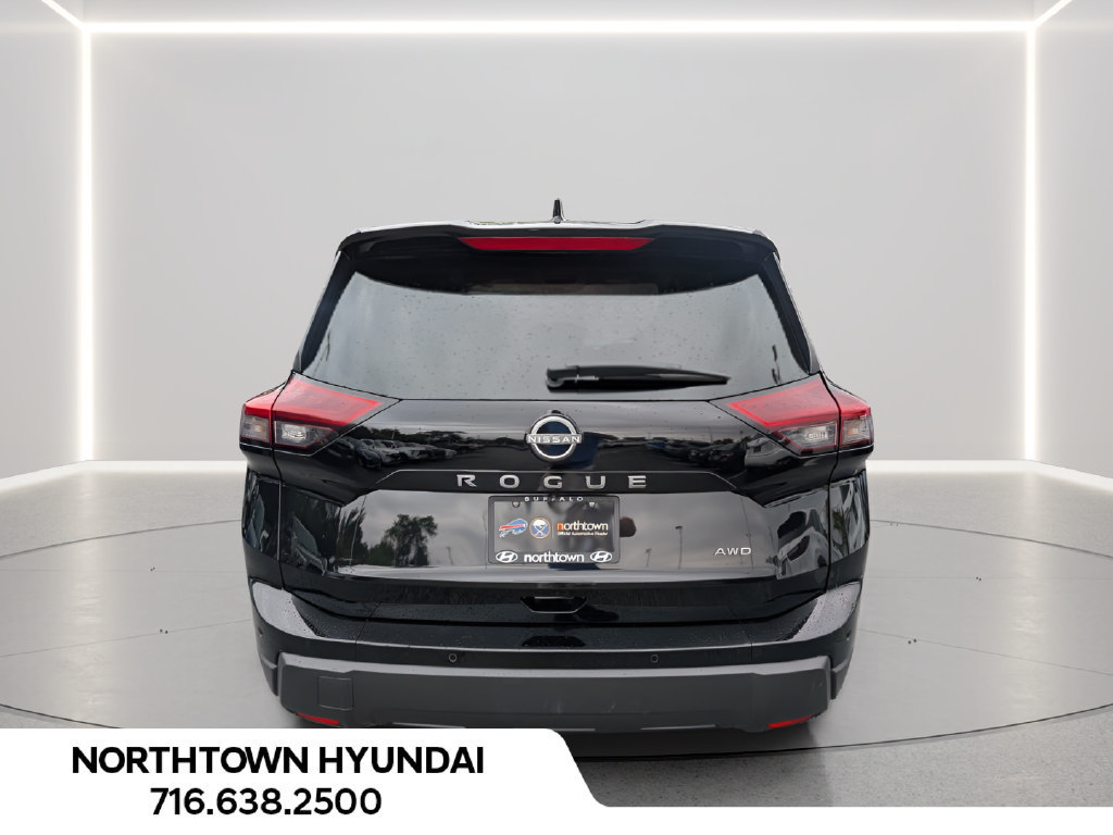 Used 2026 Nissan Rogue SV AWD/4WD image 13