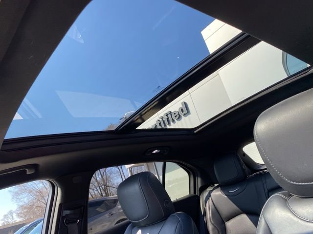 Used 2019 Cadillac XT4 Premium Luxury AWD/4WD image 17