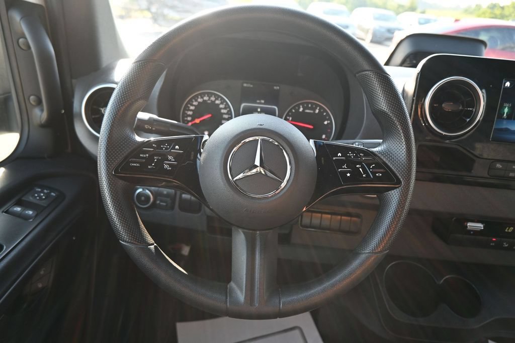 Used 2025 Mercedes-Benz Sprinter 2500 image 17