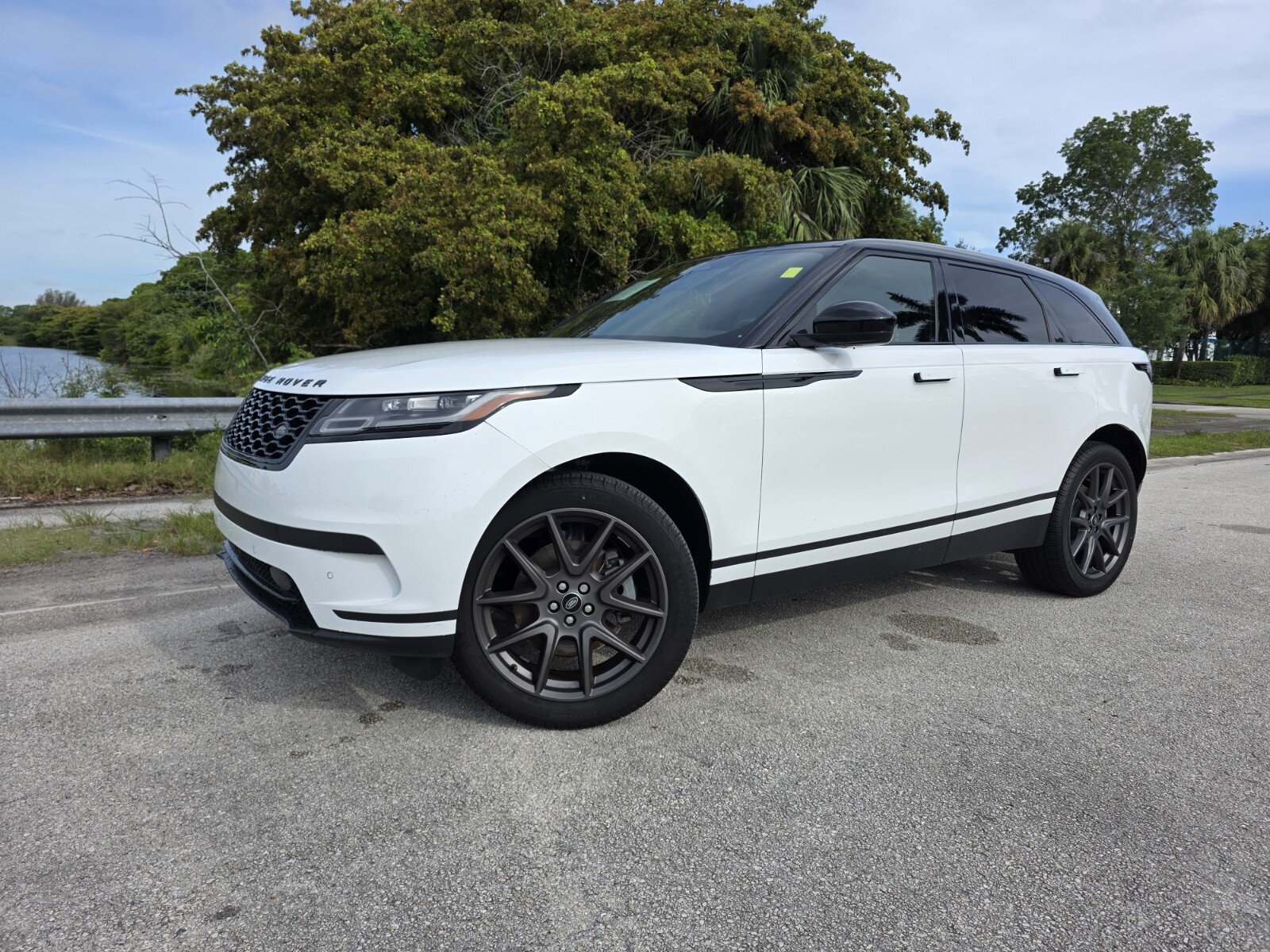 Certified 2023 Land Rover Range Rover Velar S AWD/4WD image 1