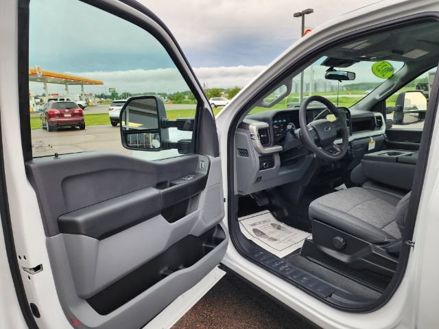 New 2023 Ford F350 XL w/ Camper Package RWD image 9