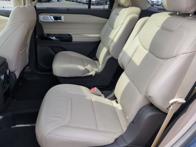 Used 2021 Ford Explorer Platinum w/ Equipment Group 601A AWD/4WD image 31