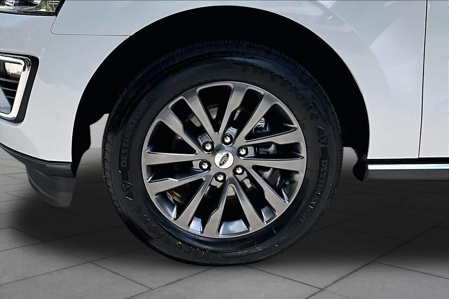 Used 2021 Ford Expedition Limited RWD image 11