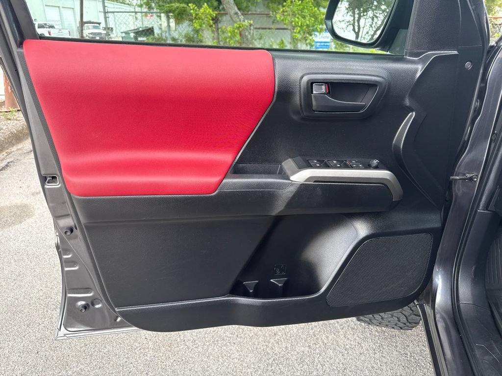 Used 2022 Toyota Tacoma SR5 w/ Technology Package RWD image 13