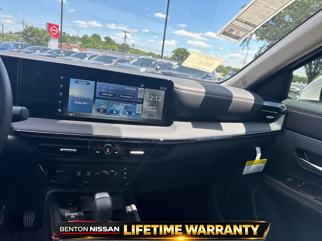 Used 2025 Nissan Kicks SR FWD image 15