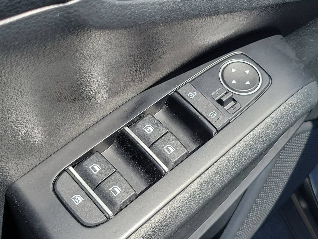 Used 2023 Kia Soul LX w/ Option Group 015 FWD image 19