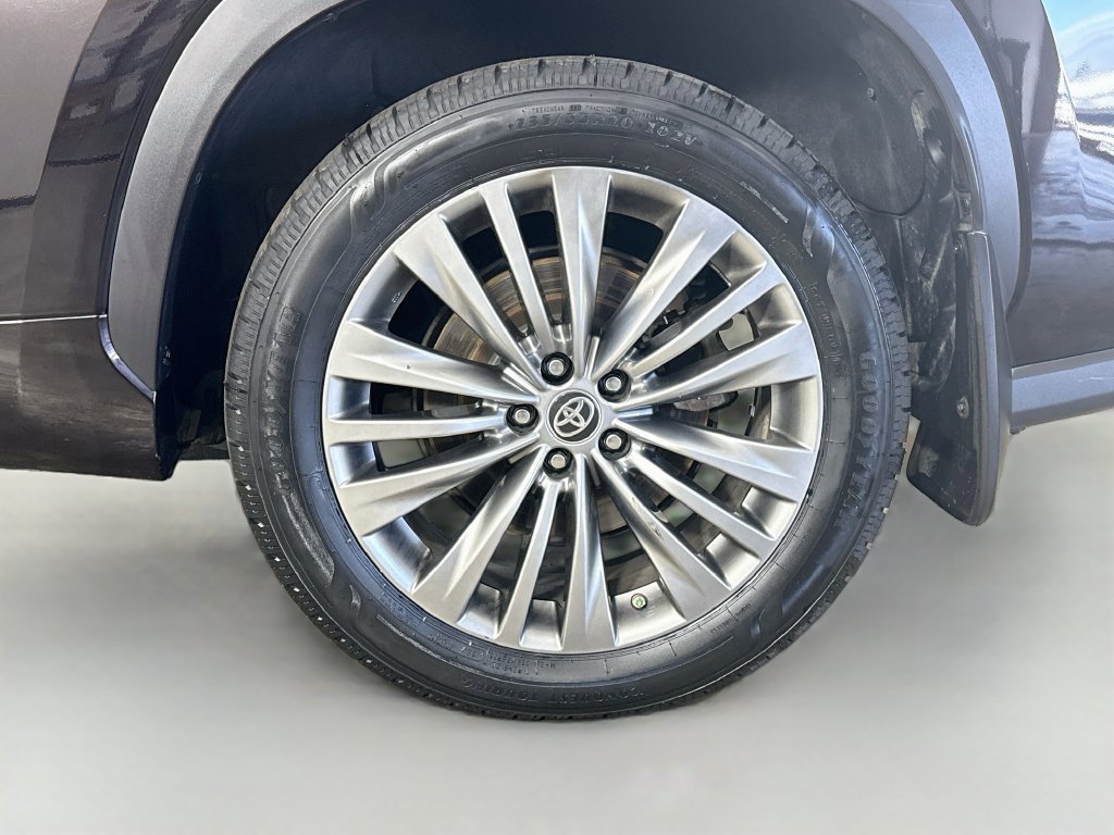 Used 2020 Toyota Highlander Platinum AWD/4WD image 38