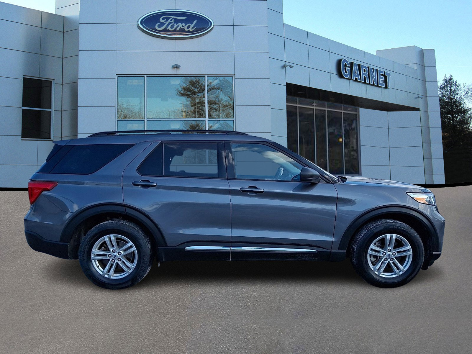 Certified 2023 Ford Explorer XLT w/ Equipment Group 202A image 10