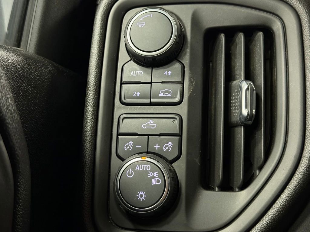 Used 2023 Chevrolet Silverado 1500 Custom AWD/4WD image 15