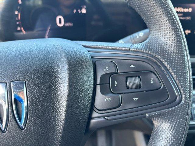 Used 2025 Buick Envista Preferred FWD image 29