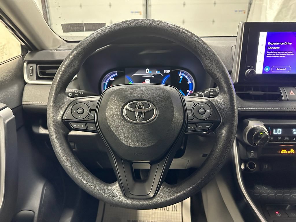 Used 2025 Toyota RAV4 XLE AWD/4WD image 18