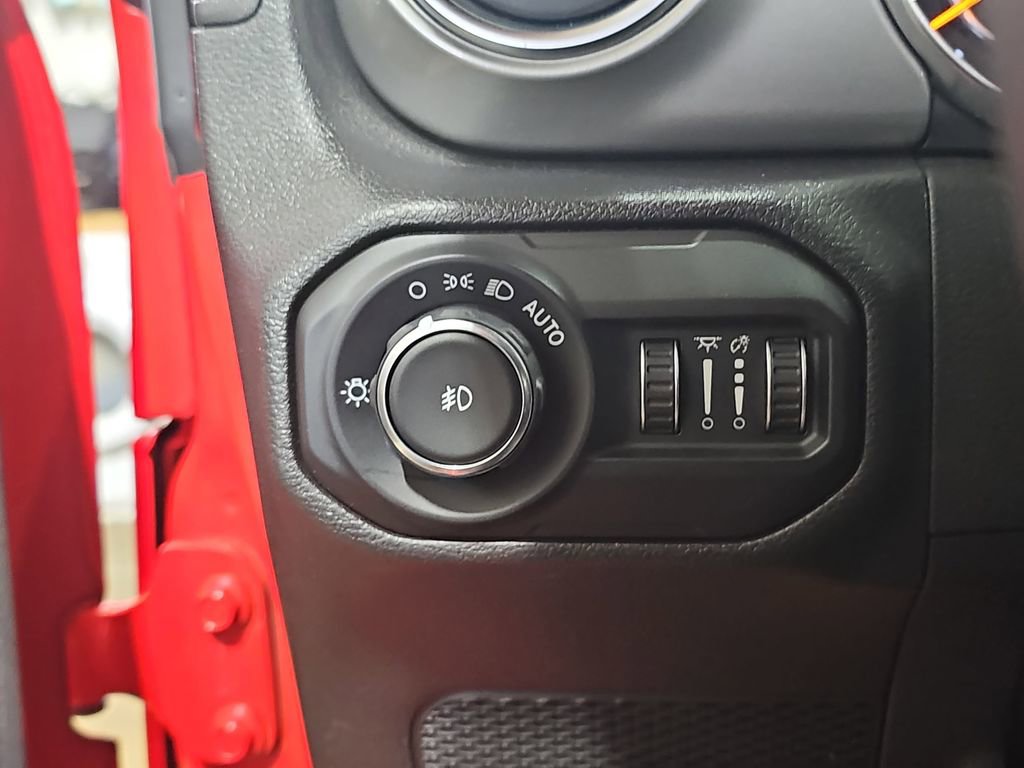 Used 2022 Jeep Wrangler Unlimited Sahara w/ Cold Weather Group image 26