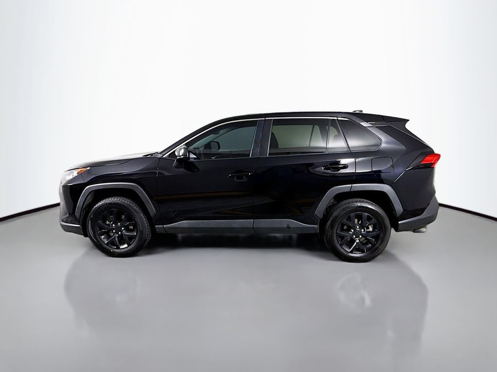 Used 2022 Toyota RAV4 LE FWD image 8