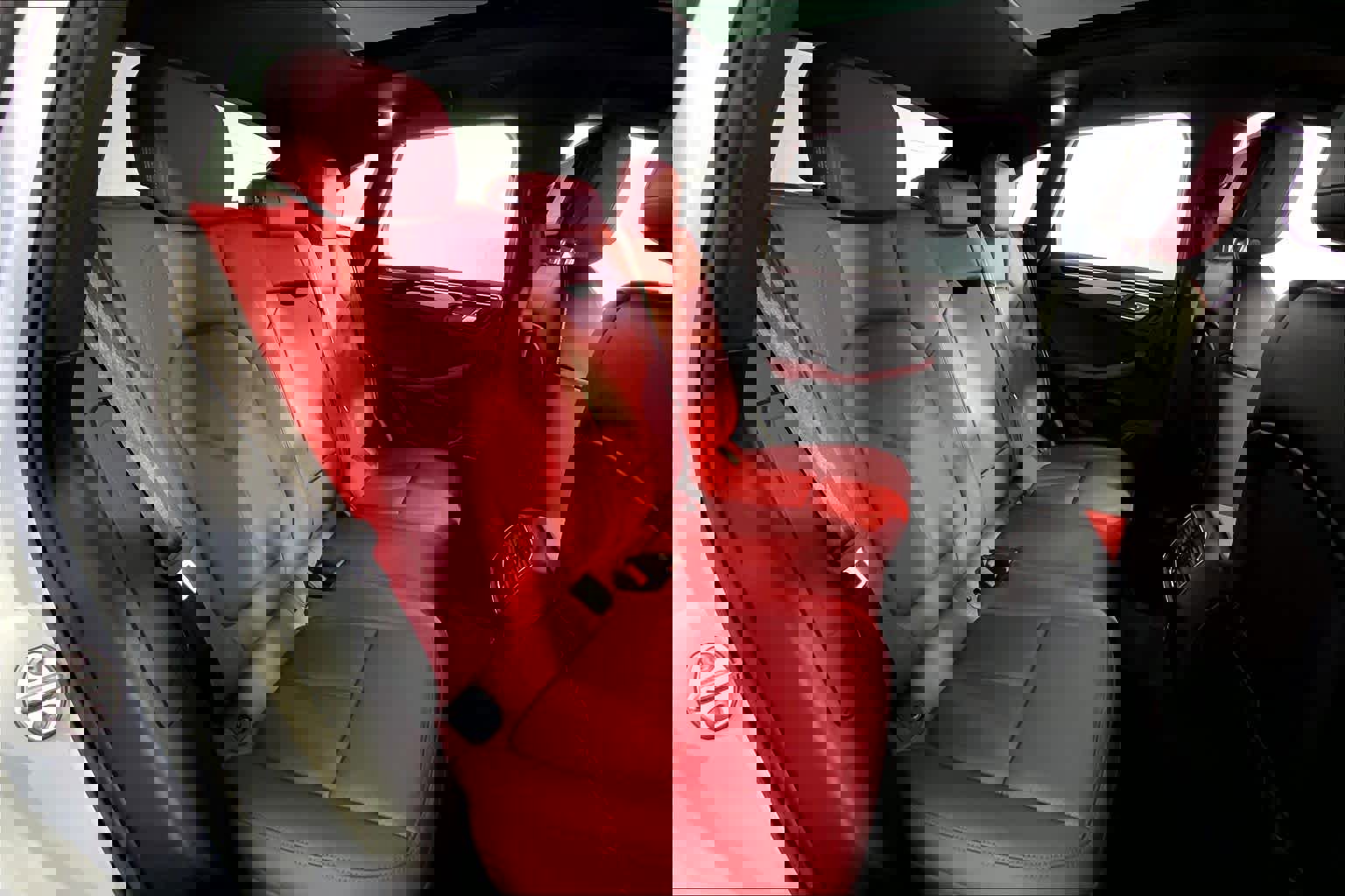 Used 2025 Porsche Macan image 23