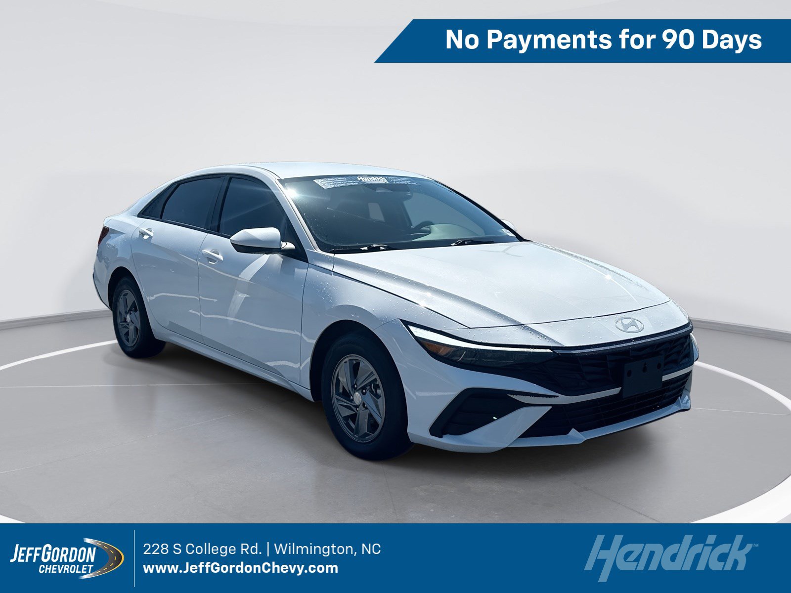Used 2025 Hyundai Elantra SE FWD image 1