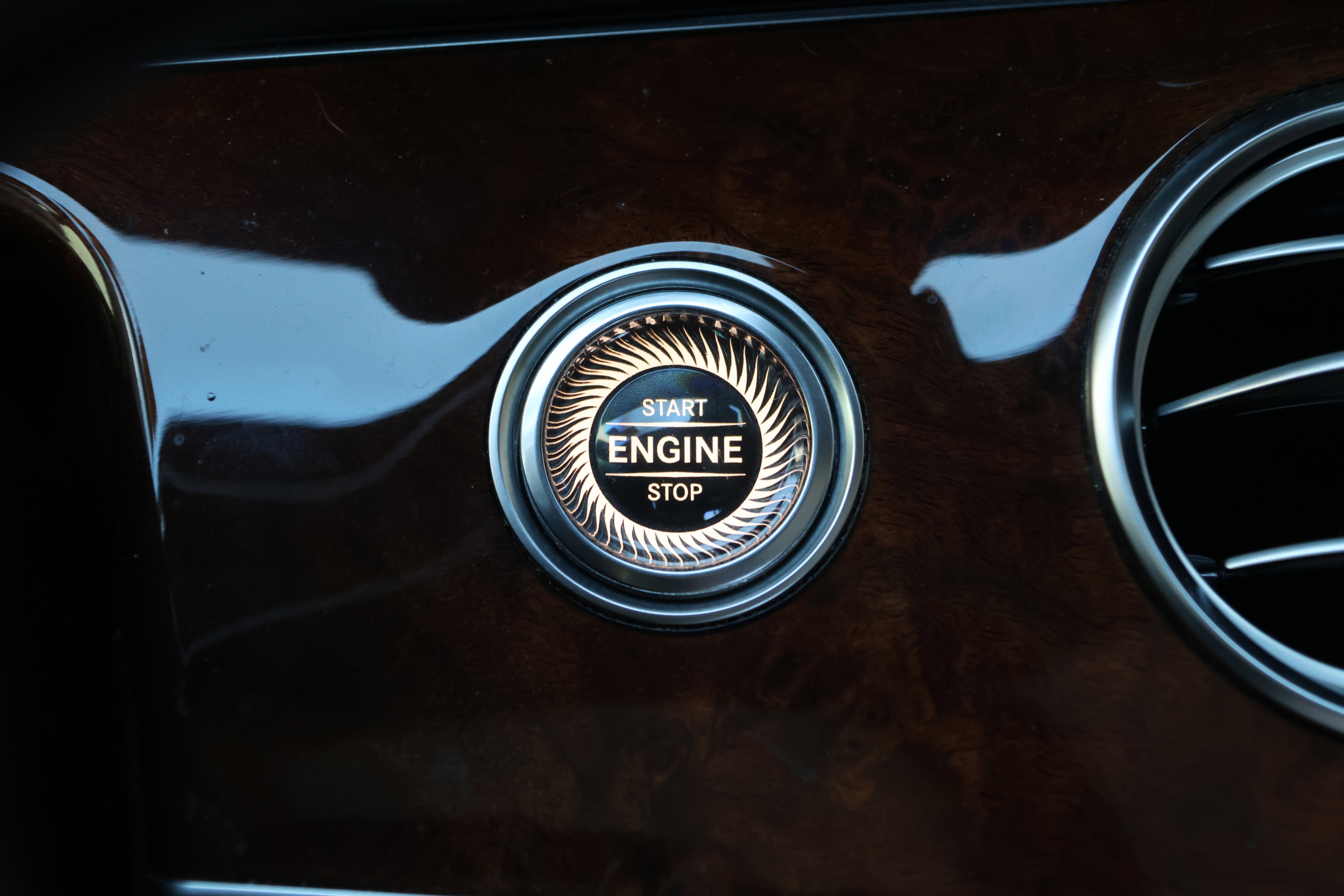 Used 2017 Mercedes-Benz E 300 4MATIC image 29