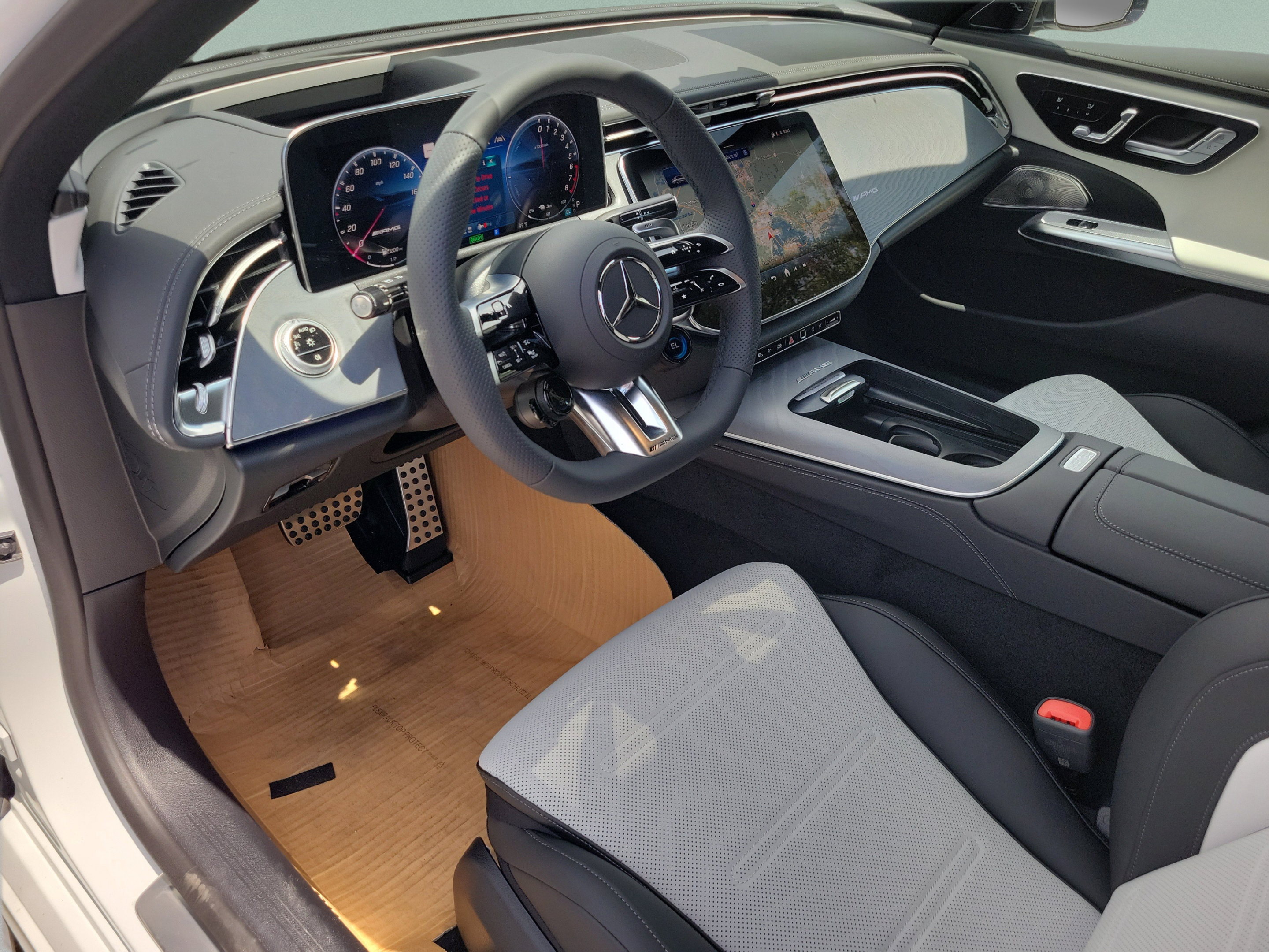 New 2026 Mercedes-Benz E 53 AMG e 4MATIC Sedan image 19