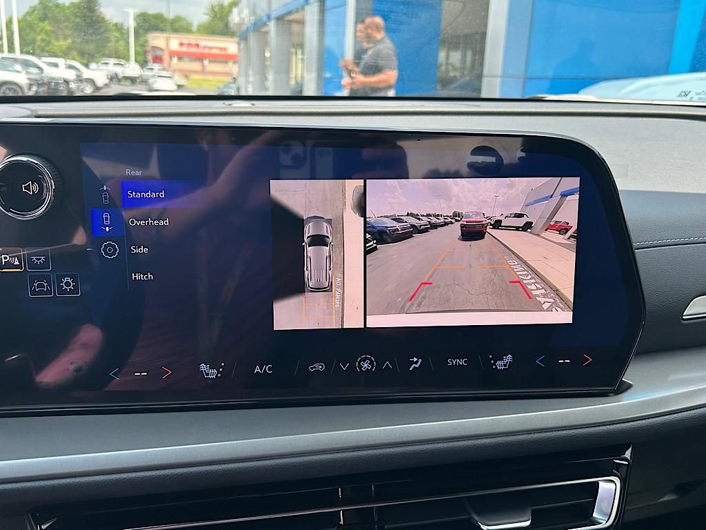 New 2025 Chevrolet Traverse LT w/ Driver Confidence Package image 19