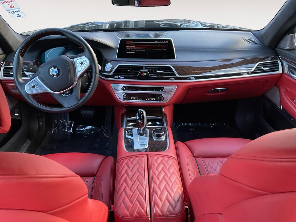 Used 2022 BMW 750i xDrive w/ Executive Package image 31