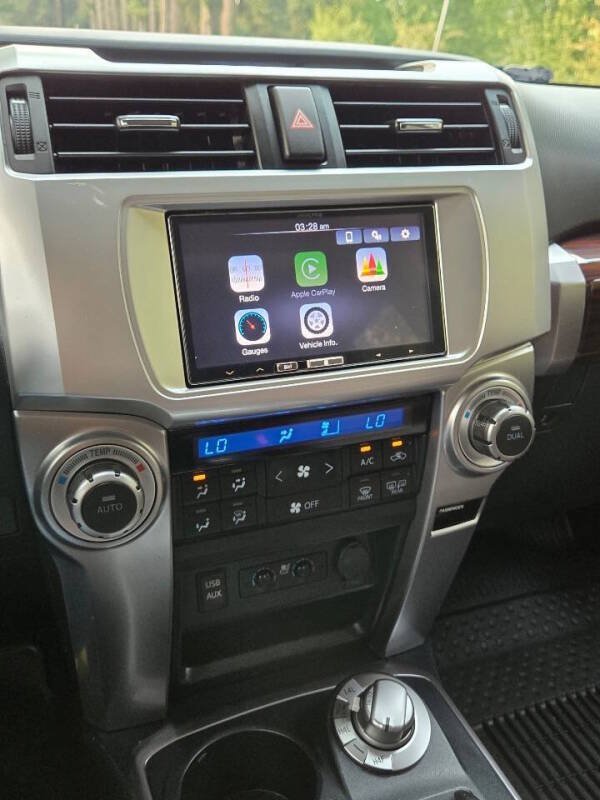 Used 2018 Toyota 4Runner Limited AWD/4WD image 23