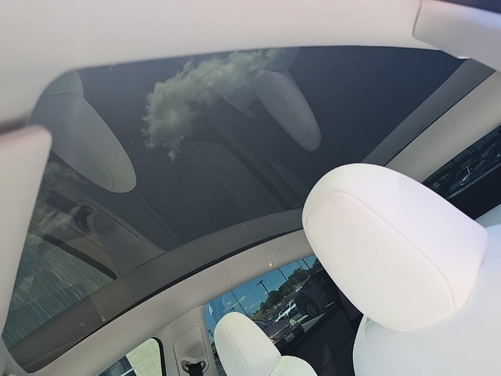 Used 2024 Tesla Model Y Long Range AWD/4WD image 11