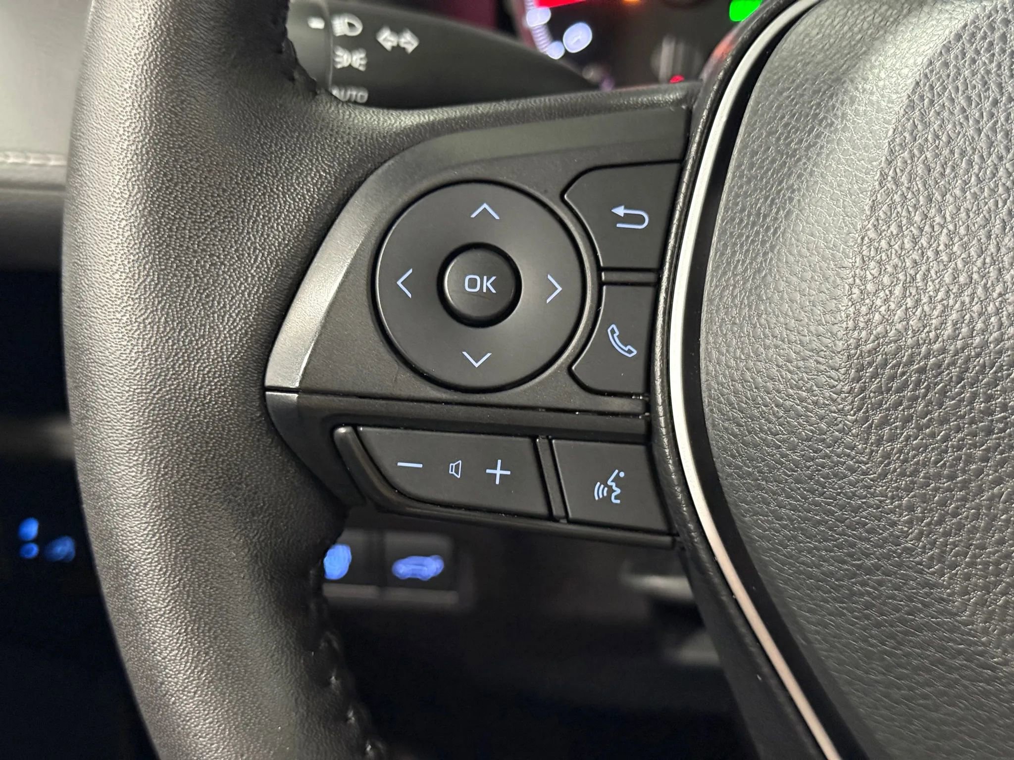 Used 2022 Toyota RAV4 XLE w/ Convenience Package image 25