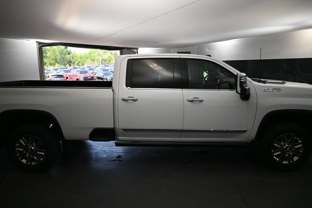 New 2026 Chevrolet Silverado 3500 High Country w/ Technology Package AWD/4WD image 4