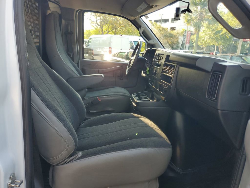 Used 2024 Chevrolet Express 2500 w/ Driver Convenience Package RWD image 8