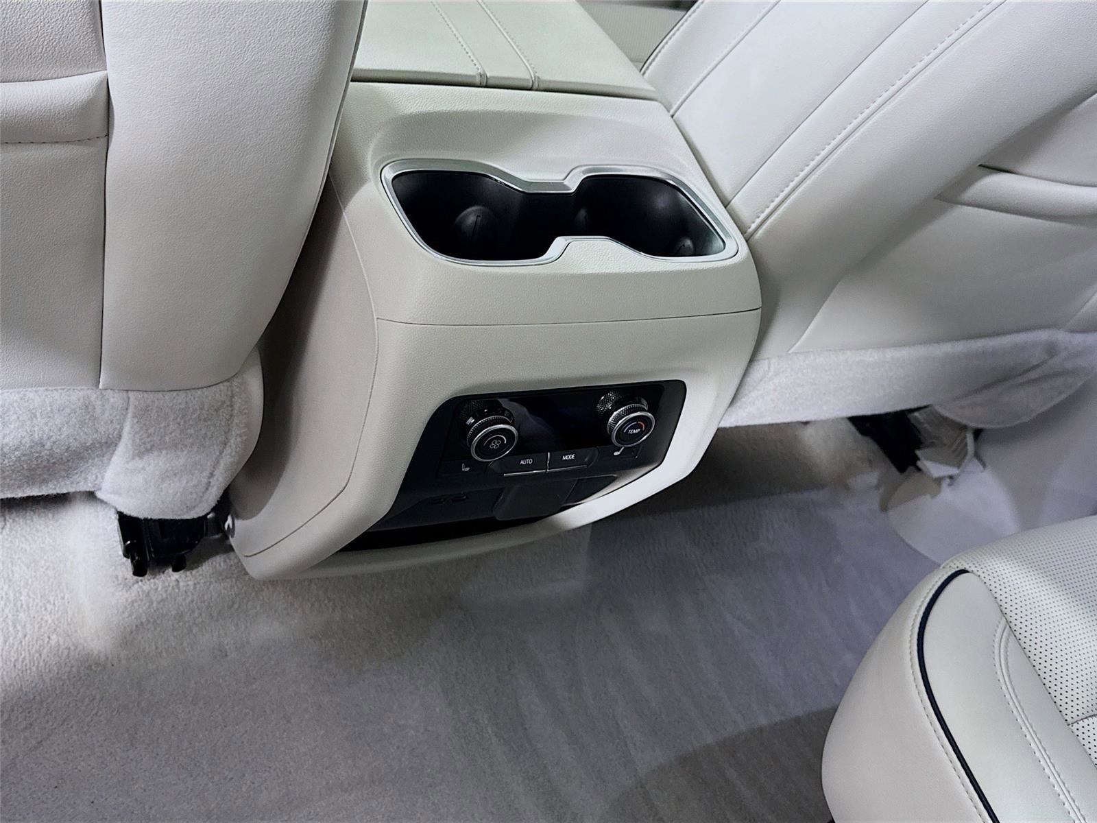 Used 2025 Buick Enclave Avenir w/ Super Cruise Package image 19