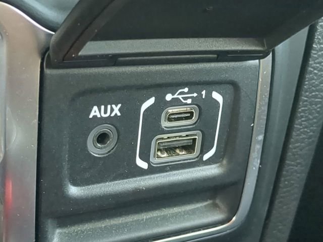 Used 2023 Jeep Gladiator Overland w/ Trailer Tow Package image 20