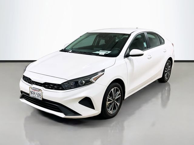 Certified 2023 Kia Forte LXS image 3