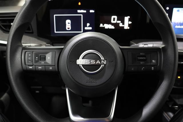 Used 2025 Nissan Kicks SV AWD/4WD image 21