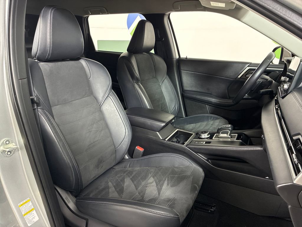 Used 2022 Mitsubishi Outlander SE image 33