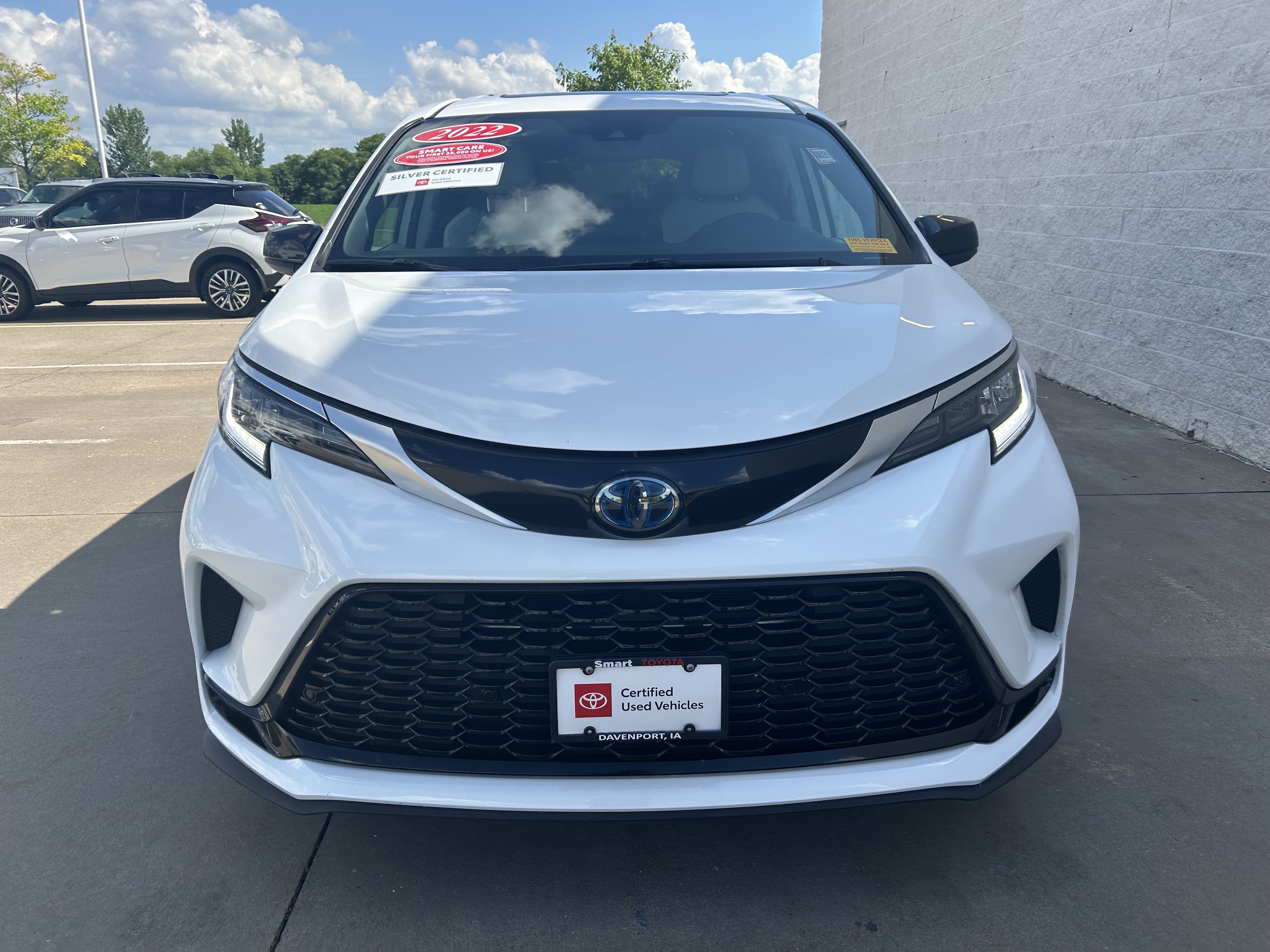 Certified 2022 Toyota Sienna XSE w/ XSE Plus Package FWD image 2