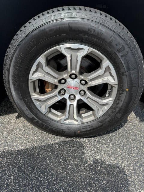 Used 2022 GMC Yukon SLE w/ Gmc Pro Safety Plus Package AWD/4WD image 21