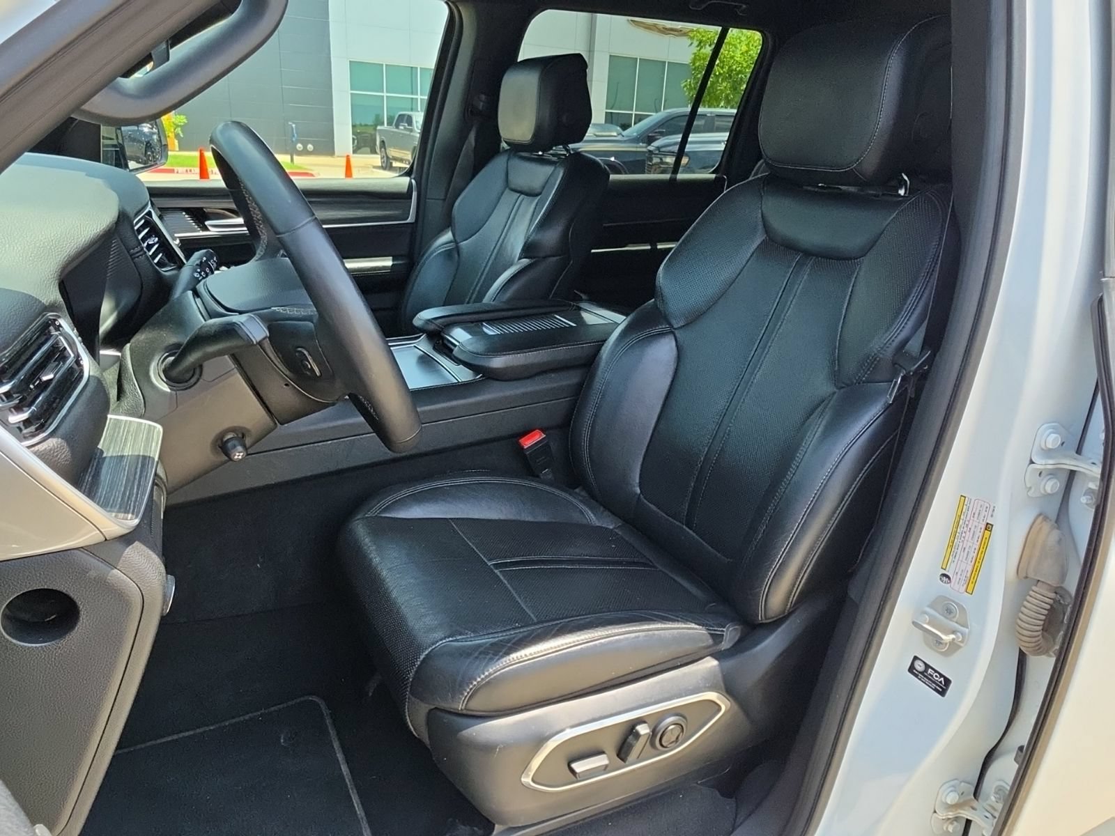 Used 2024 Jeep Wagoneer Series II w/ Flexible Seating Group RWD image 14