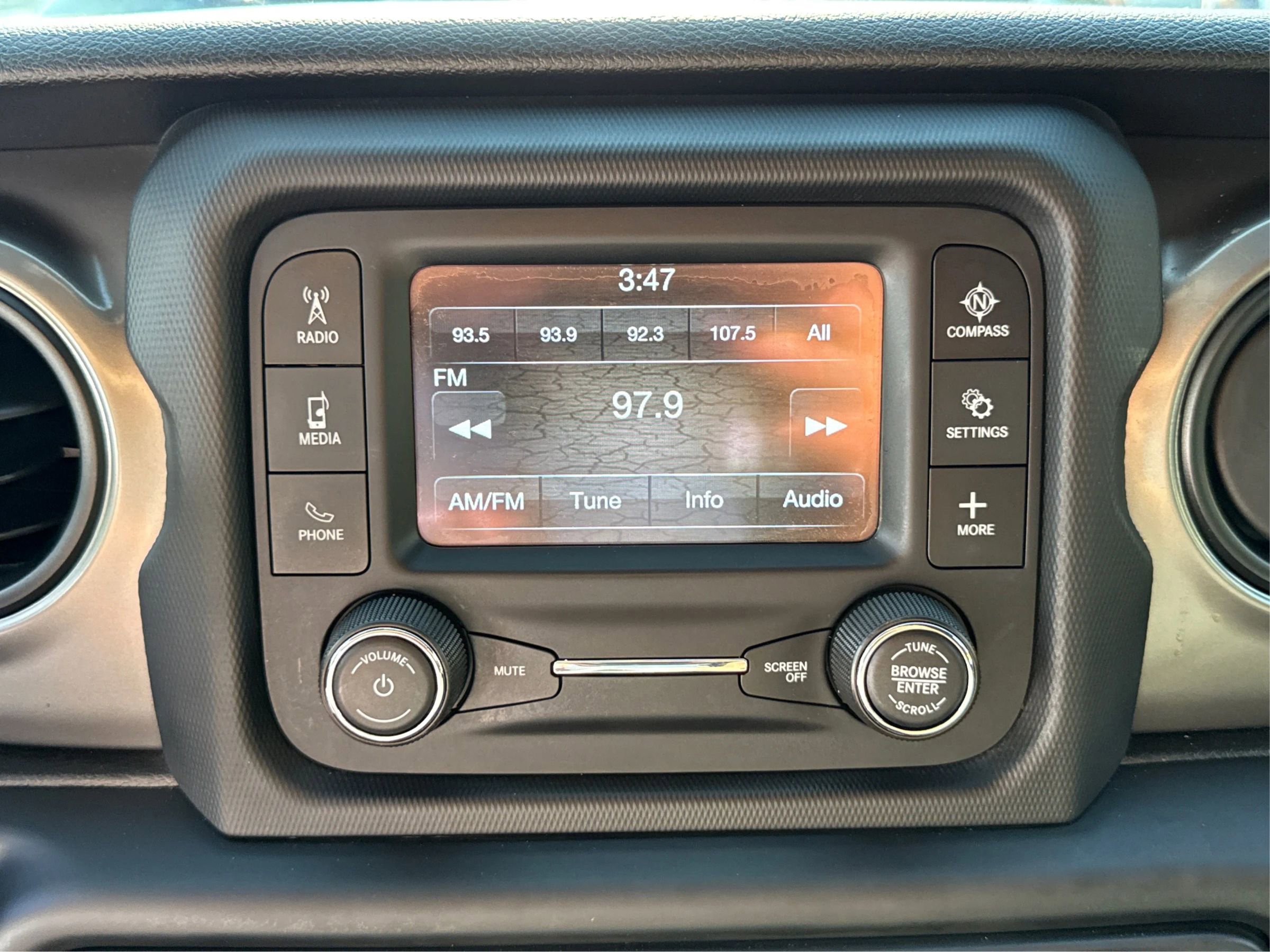 Used 2018 Jeep Wrangler Unlimited Sport S AWD/4WD image 13