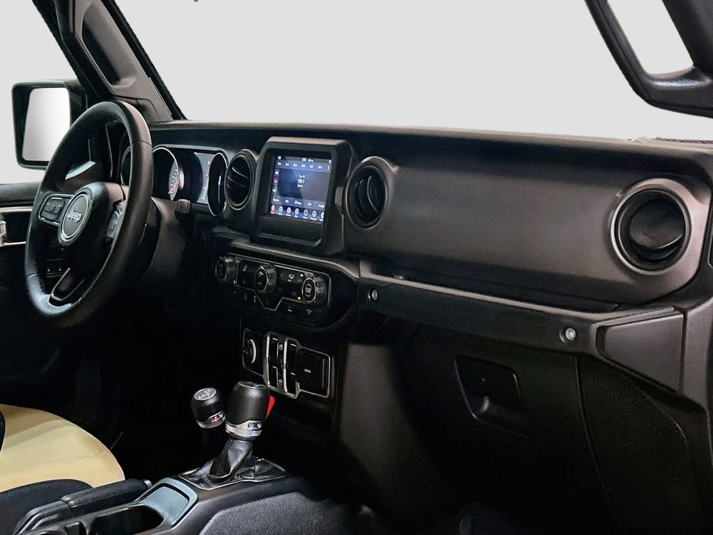 Used 2023 Jeep Gladiator Mojave AWD/4WD image 25