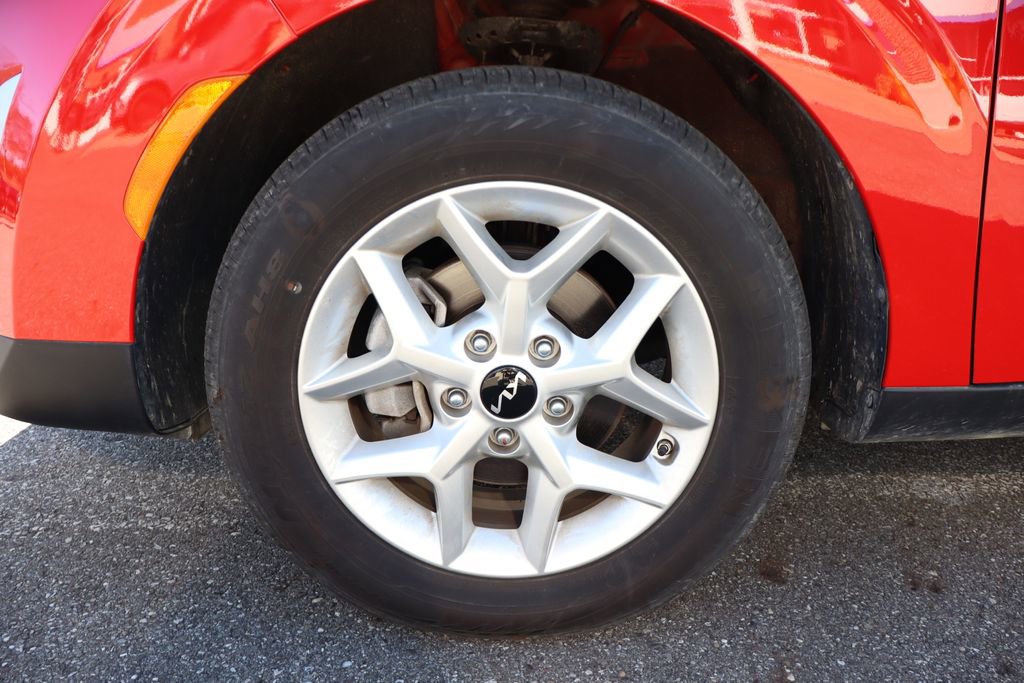 Used 2025 Kia Soul LX w/ Option Group 015 image 24