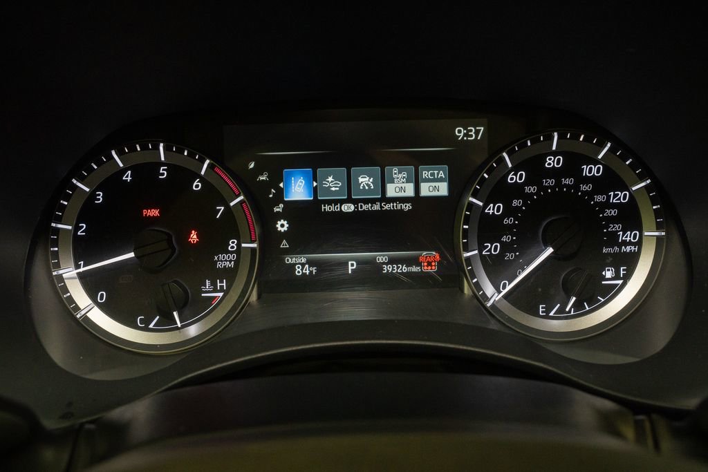 Certified 2024 Toyota Highlander XLE image 20