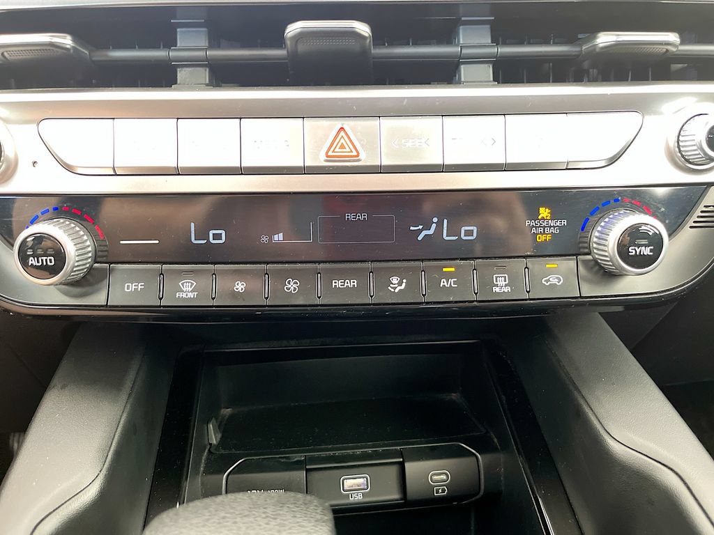 Used 2023 Kia Telluride LX AWD/4WD image 16