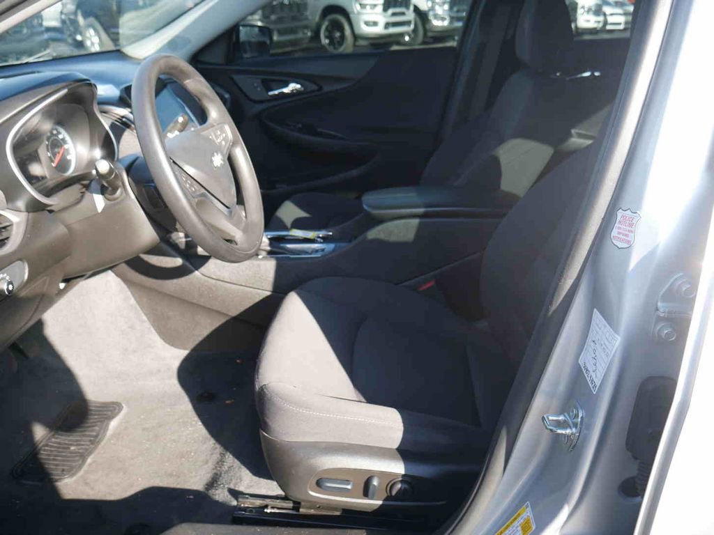 Used 2022 Chevrolet Malibu LT image 25