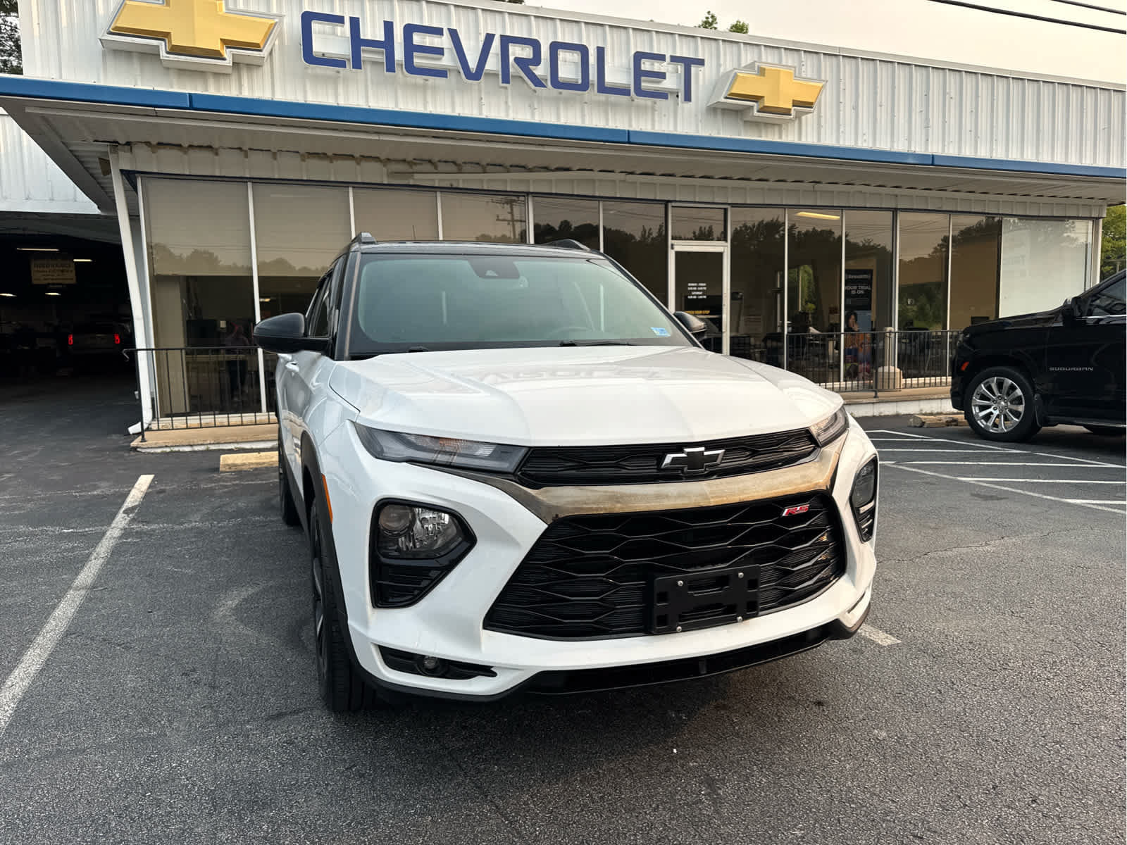 Used 2023 Chevrolet TrailBlazer RS w/ Convenience Package FWD image 2