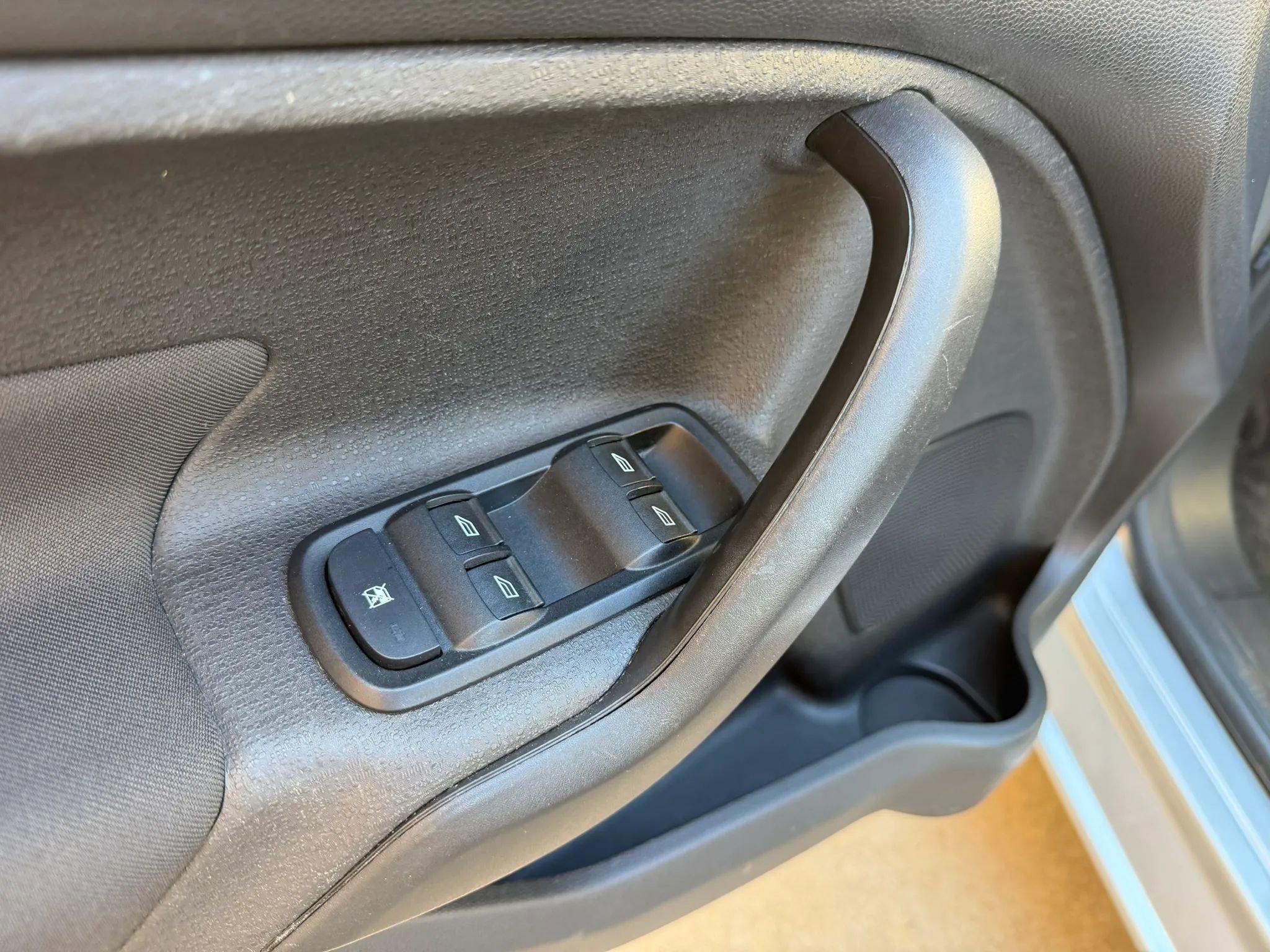 Used 2014 Ford Fiesta SE w/ Equipment Group 201A image 10