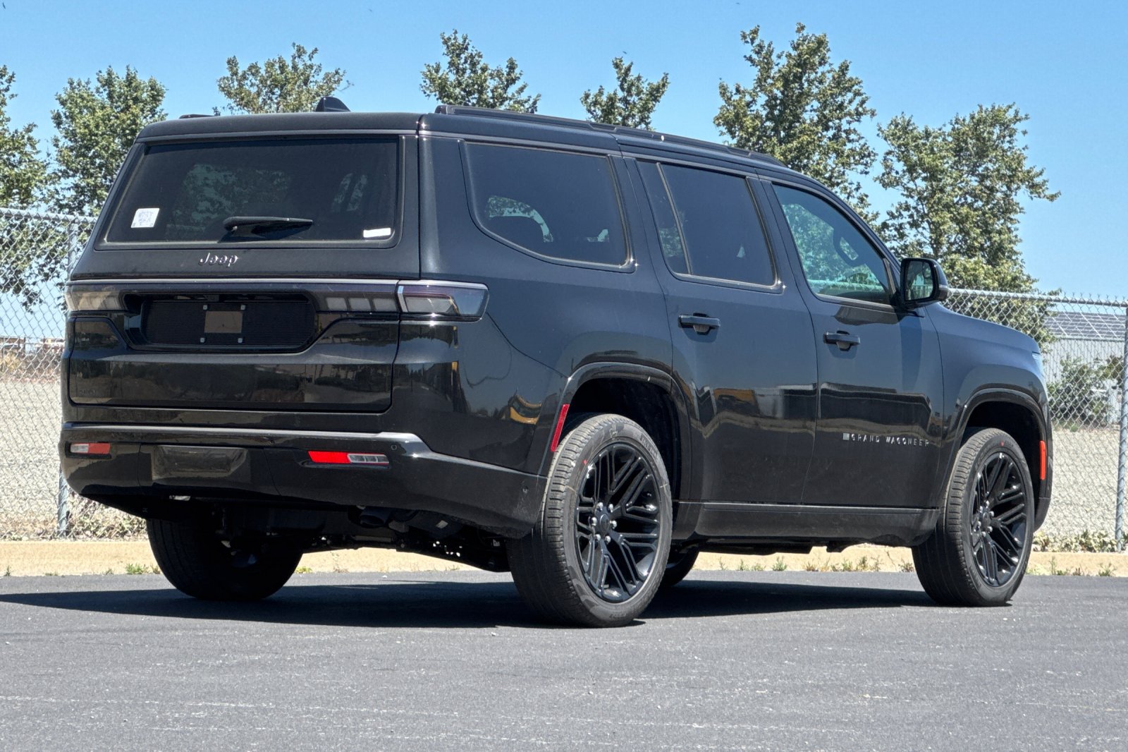 New 2026 Jeep Grand Wagoneer Limited AWD/4WD image 3