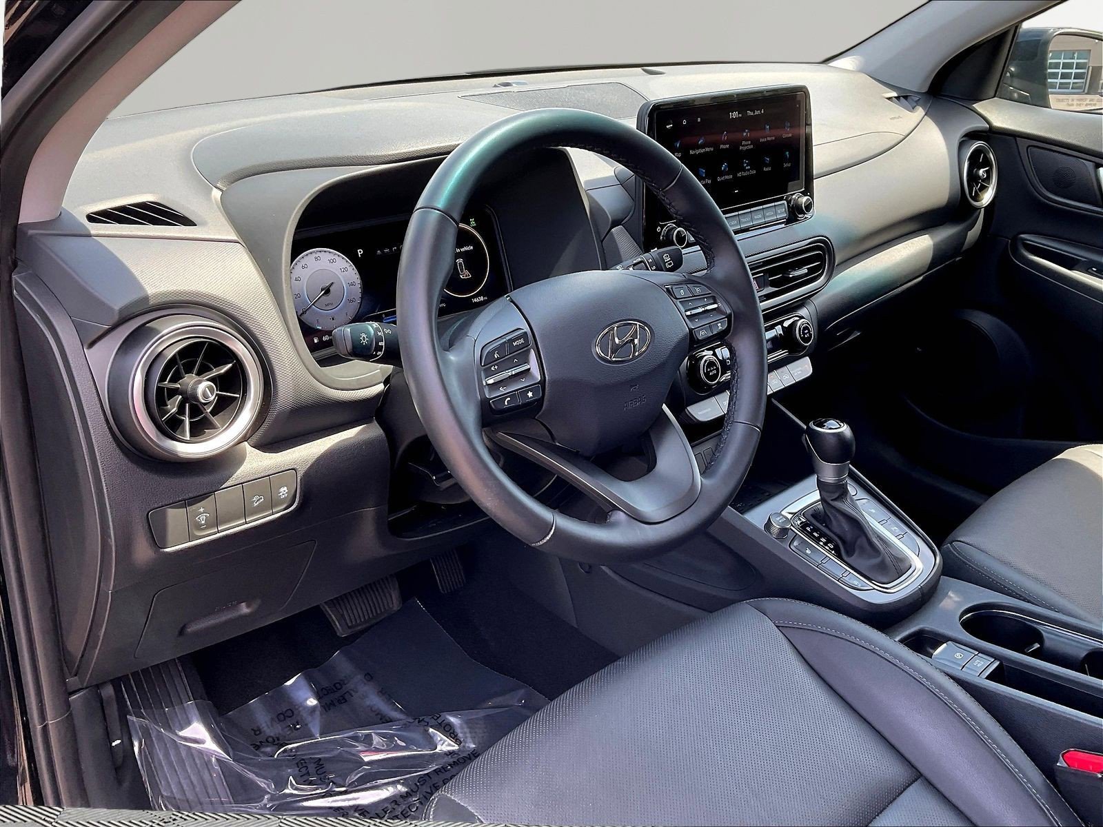 Used 2023 Hyundai Kona Limited AWD/4WD image 17