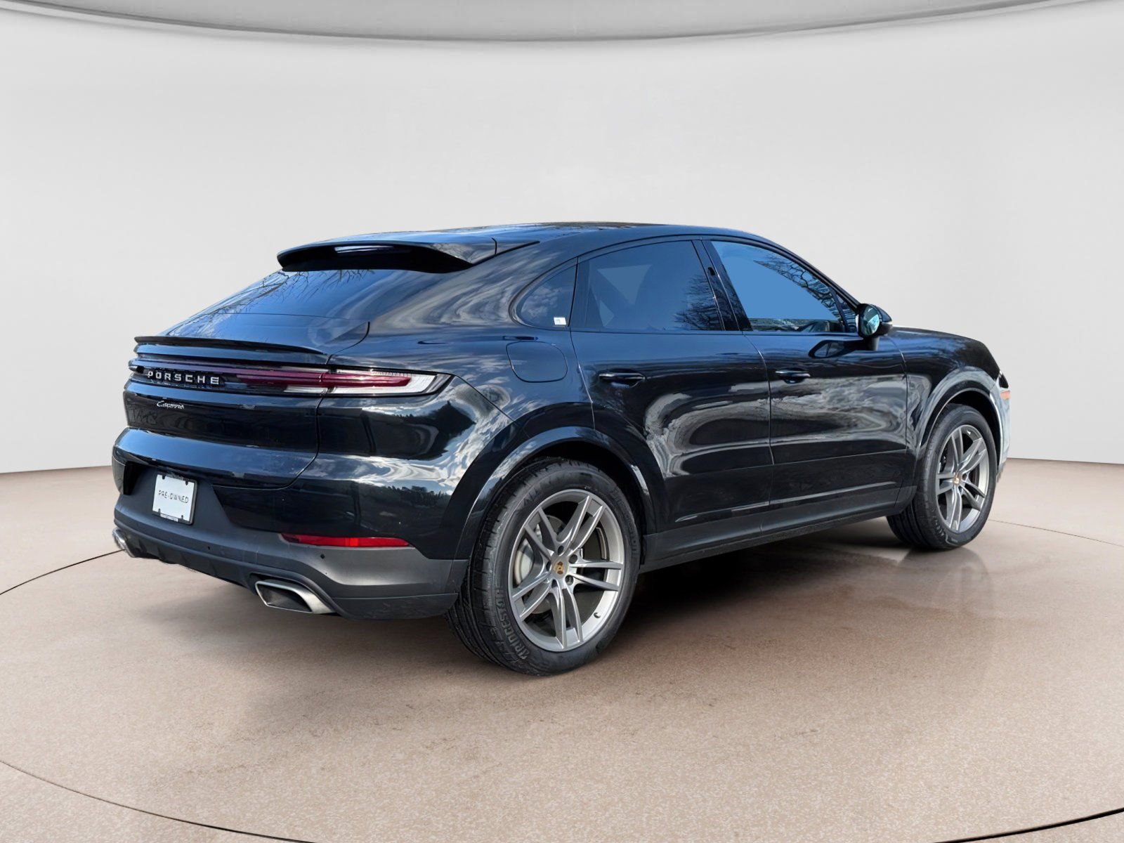 Used 2024 Porsche Cayenne Coupe AWD/4WD image 7