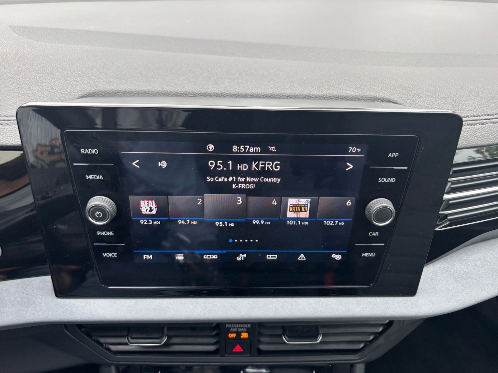 Used 2025 Volkswagen Jetta SE image 32