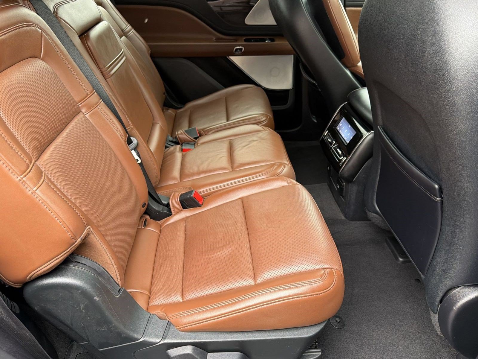 Used 2022 Lincoln Aviator Grand Touring w/ Equipment Group 301A AWD/4WD image 29
